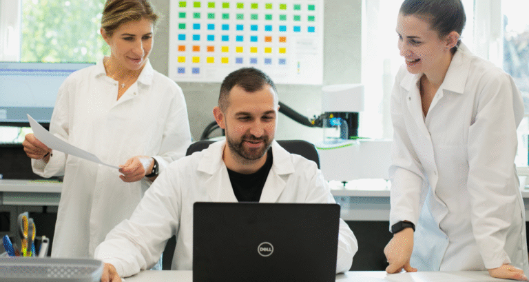 Zespół laboratirum badań tworzyw Ekochem